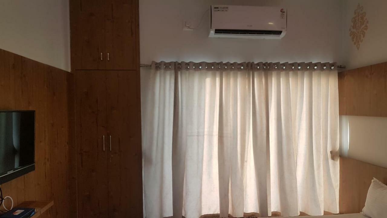 Houbara Resort Sasan Gir Bagian luar foto