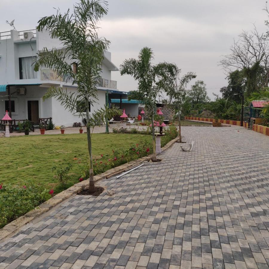 Houbara Resort Sasan Gir Bagian luar foto